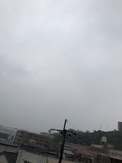 2022-10-17 午前７時の空　雨