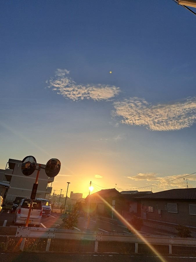 10/4　　今朝の空