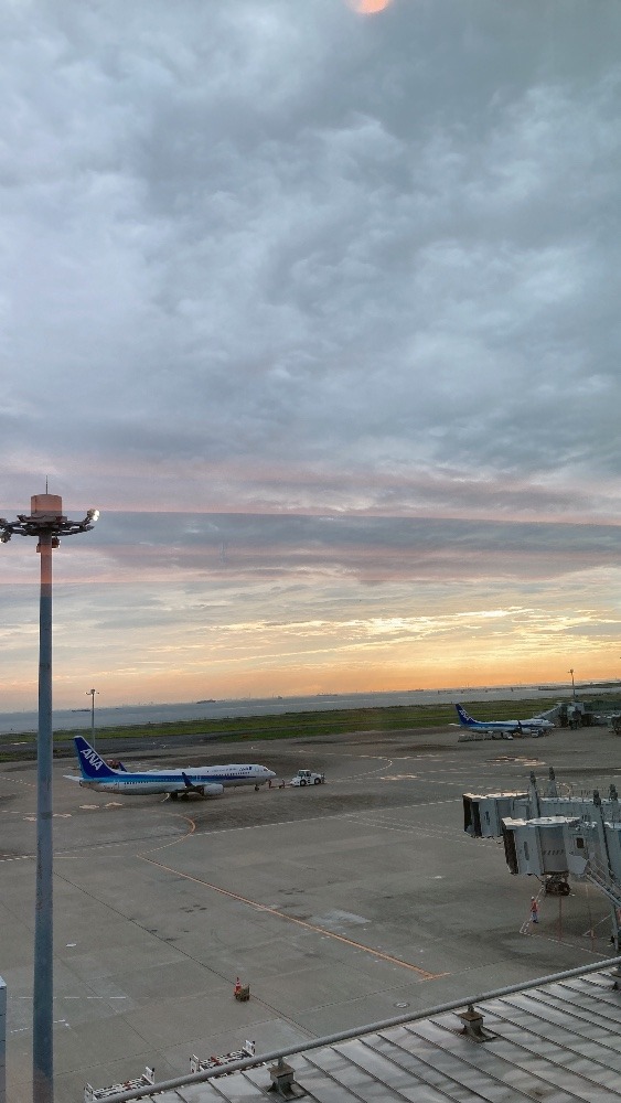 羽田空港の朝