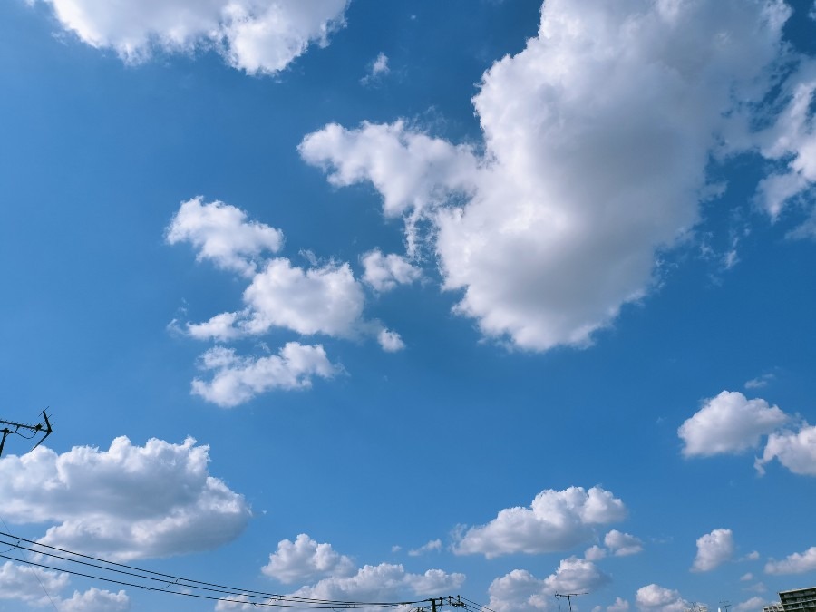 14:00の空