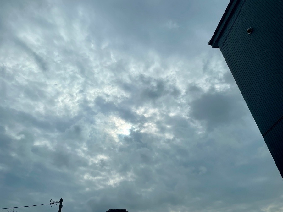 朝の空　9時半