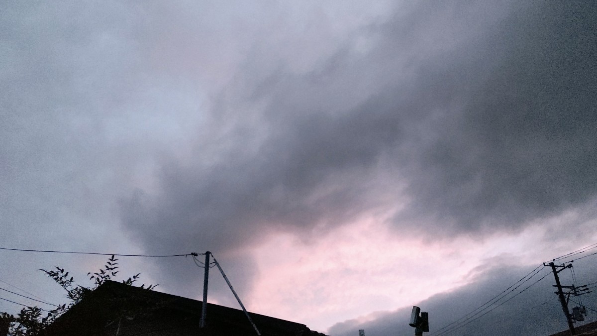 雨上がりの夕暮れの空！