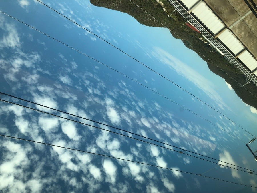 間もなく岡山駅　　　流れる　雲