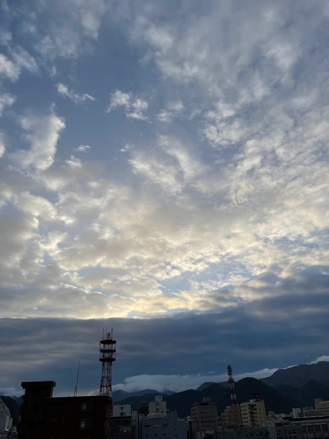 今朝の雲  2