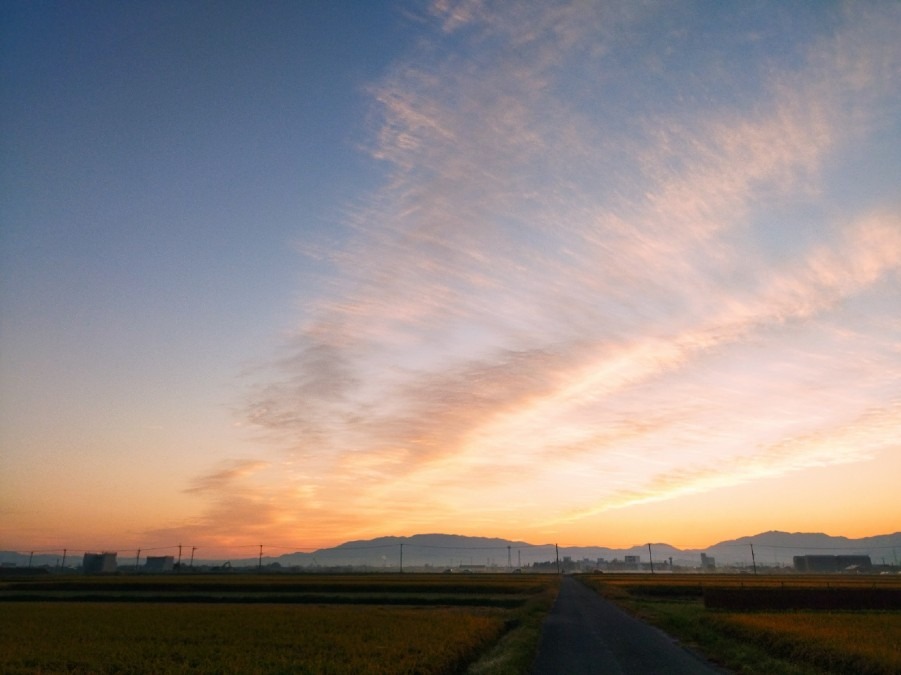 都城市（2022/10/24）今朝の朝焼け😊！（東の空）③