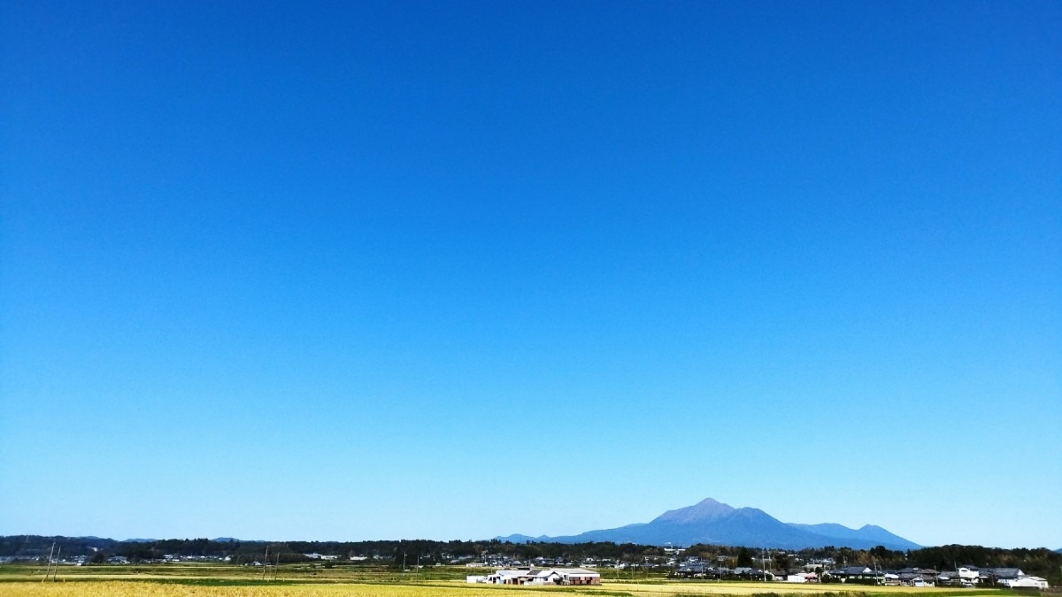 都城市（2022/10/19）今日の霧島😊↗️（西の空）②