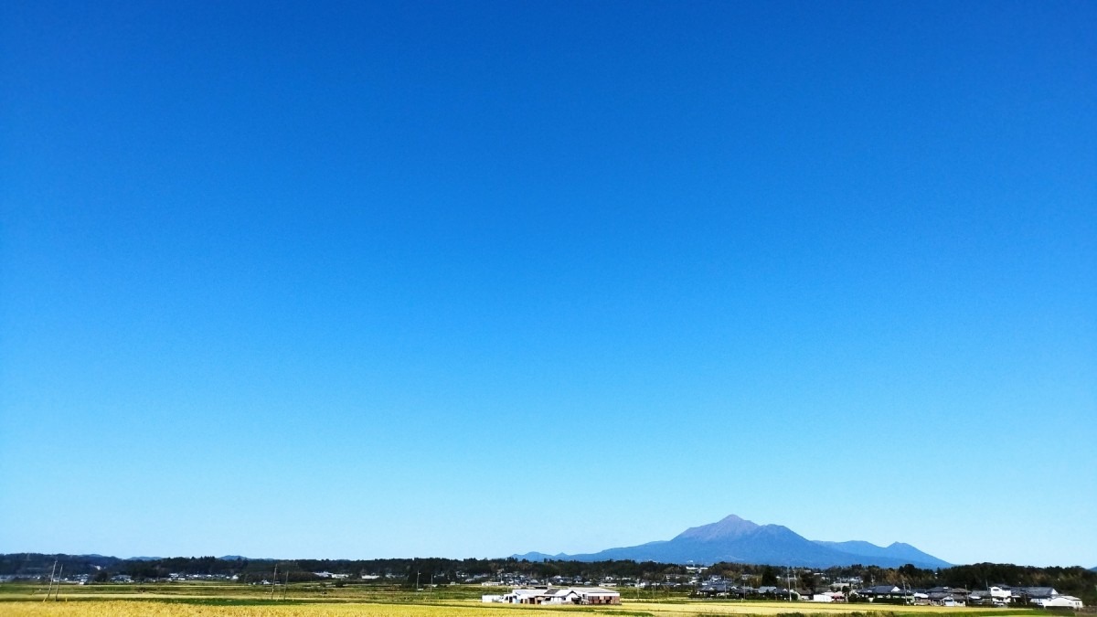 都城市（2022/10/19）今日の霧島😊↗️（西の空）②