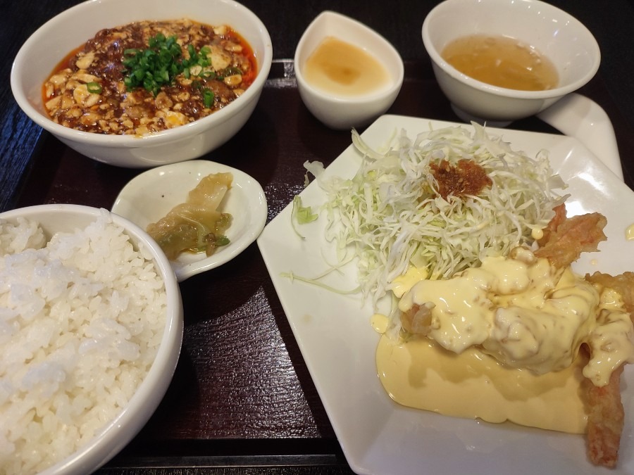 龍のたれ【Ａセット】牛すじと四川麻婆豆腐と海老マヨ❣❣🍤😁