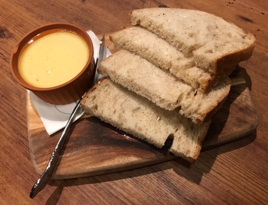 ✨ブルーチーズ🧀のムース〜蜂蜜🍯🐝添え&ライ麦パン添え〜