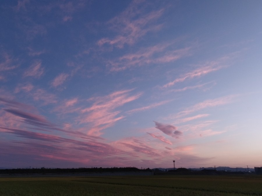 都城市（2022/10/11）今朝の朝焼け(^.^)↗️（北の空）