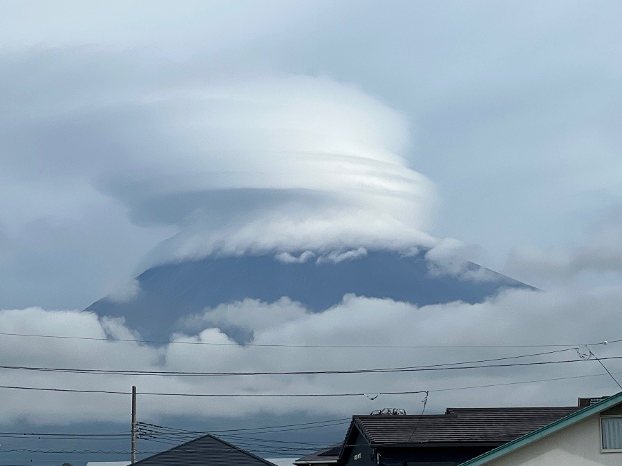 吊るし雲と富士山