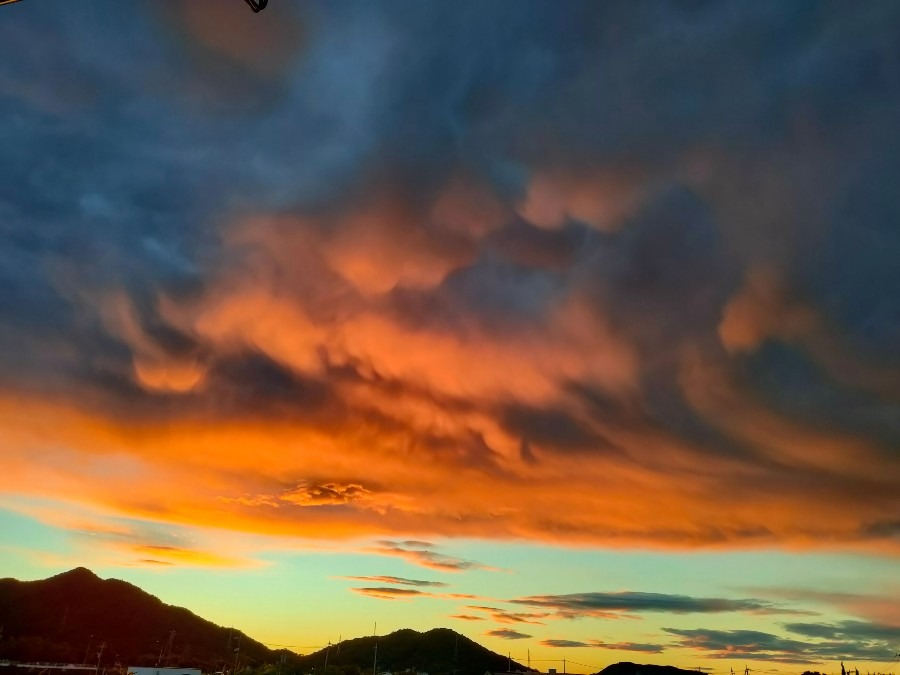 ワクワクする朝空