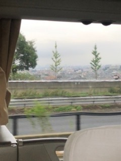 大阪中心部　ガスっていて、今日は見えないかぁ。