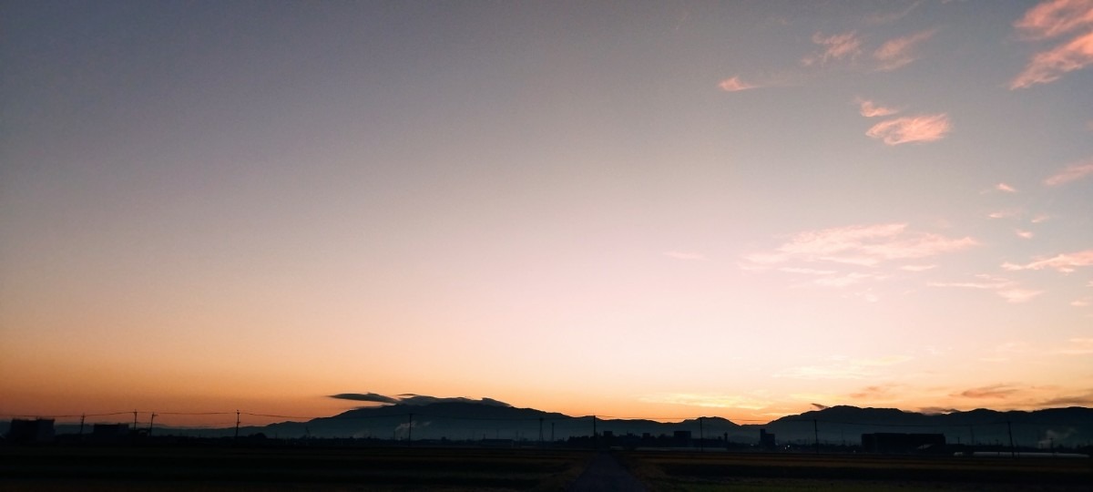 都城市（2022/10/31）今朝の朝焼け😊！（東の空）③