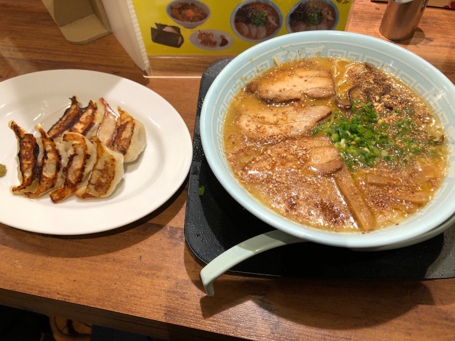 熊本　焦がしラーメンと餃子