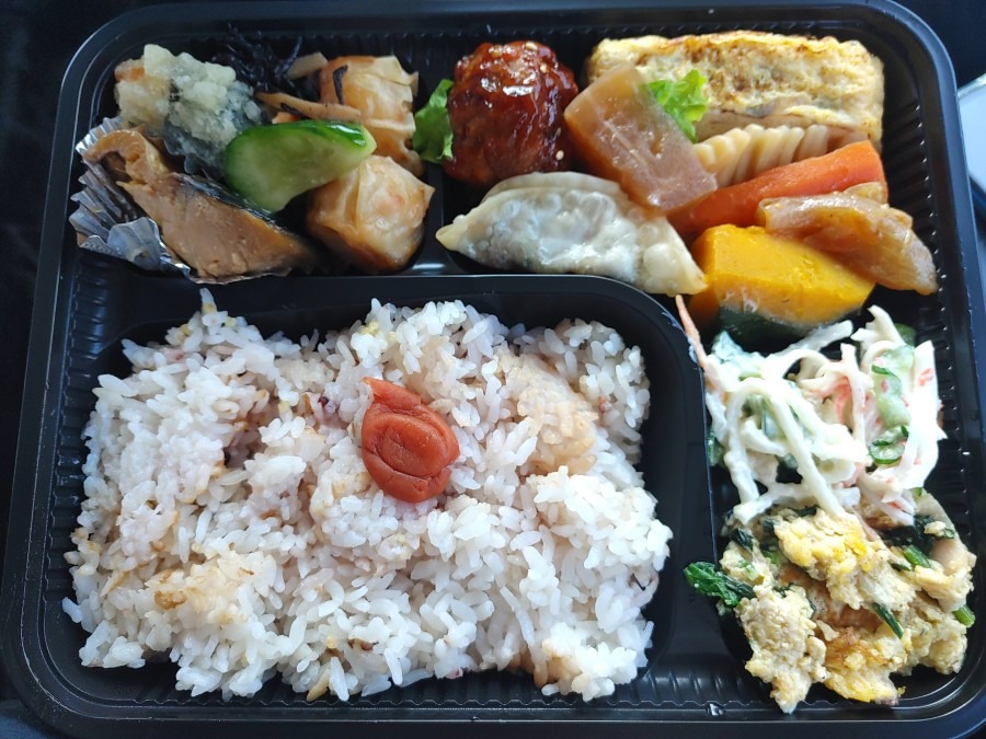 今日のお弁当🍱🍴😁【12雑穀米】💴570(^^)