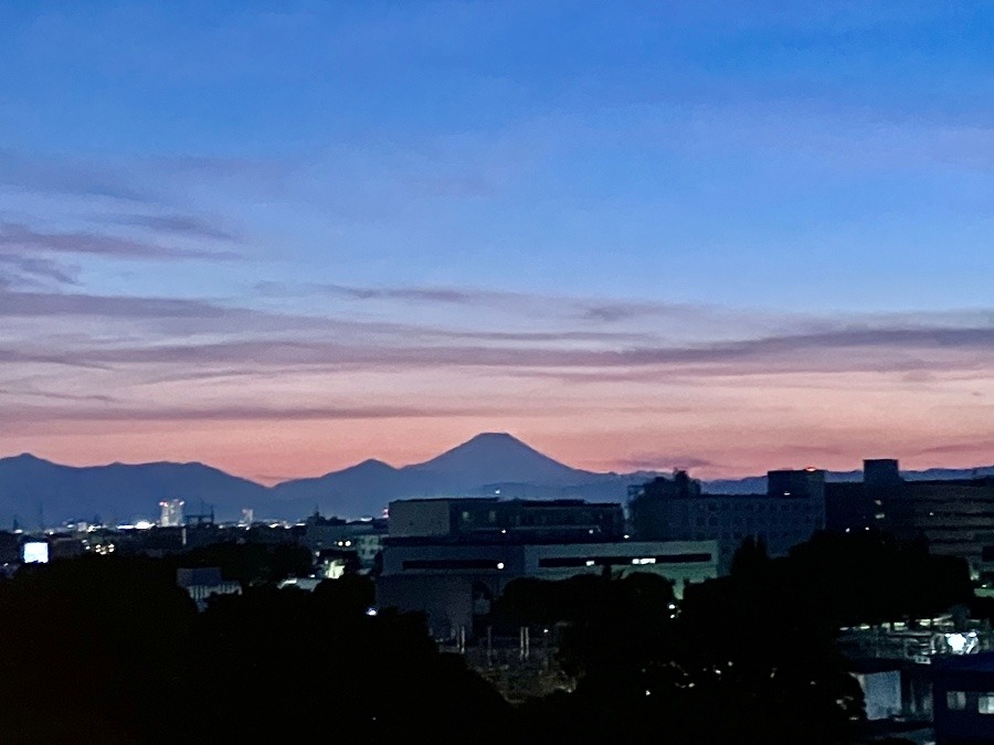 夕暮れの富士山