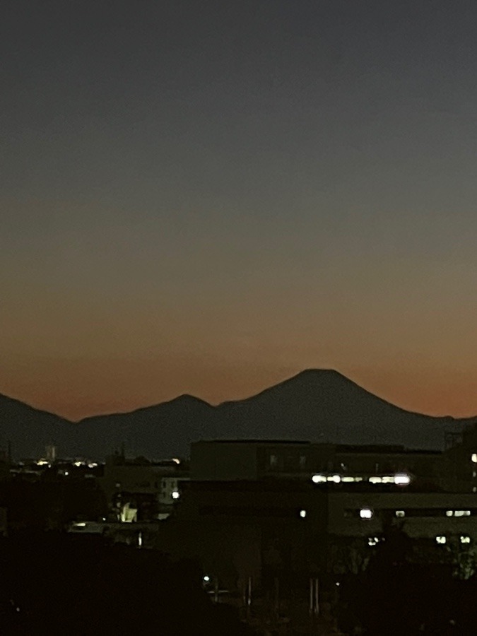 夕暮れの富士山