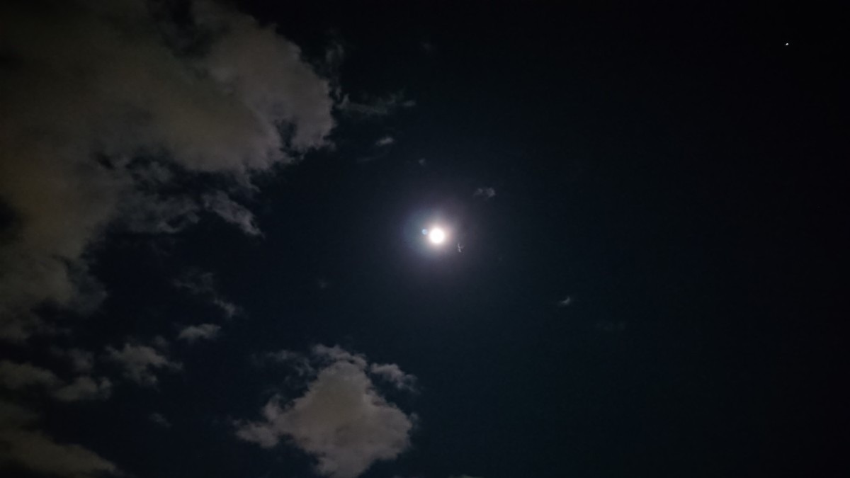 月と夜空🌃