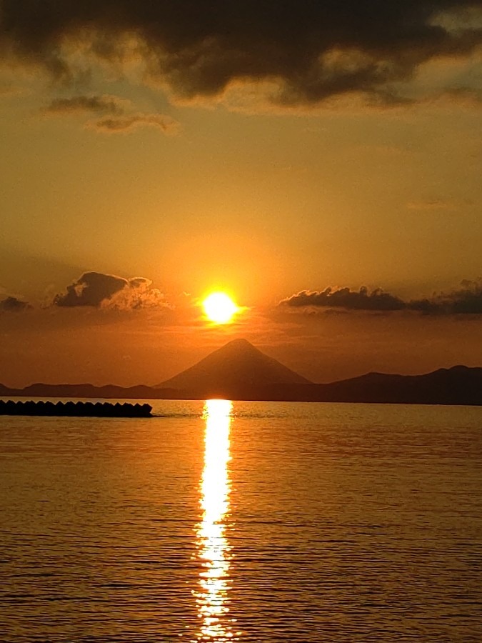 開聞岳の夕焼け🌇家の前から～