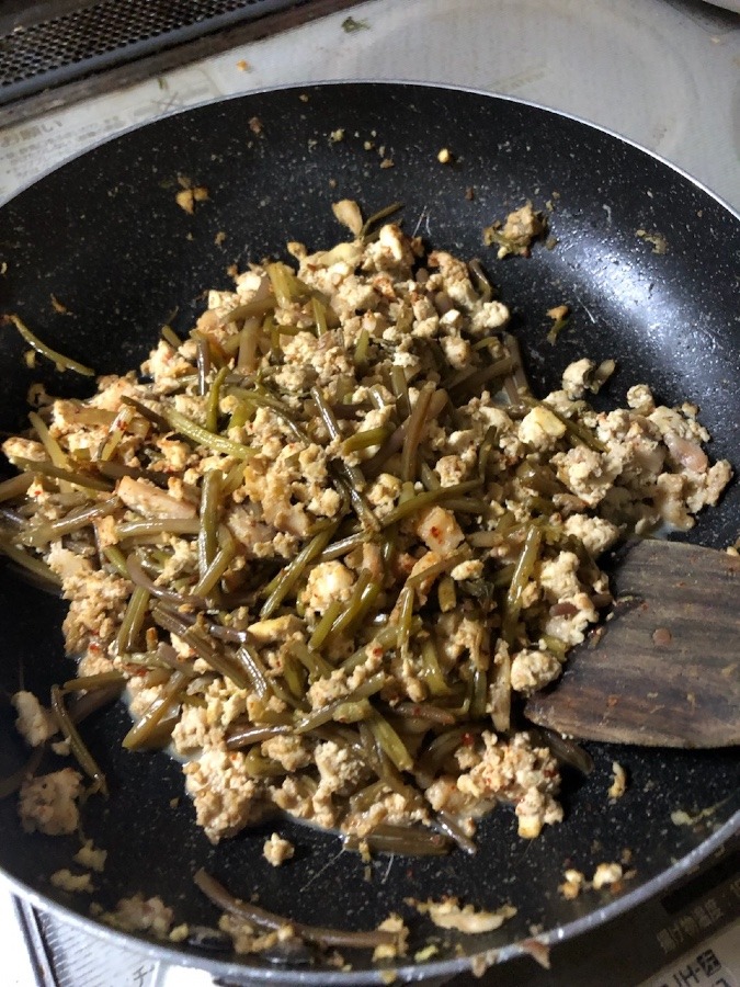 男の料理 （さつま芋の蔓）