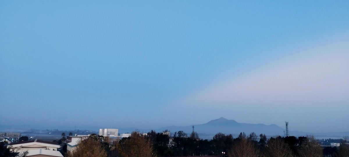 都城市（2022/11/25）今日の霧島😊↗️（西の空）