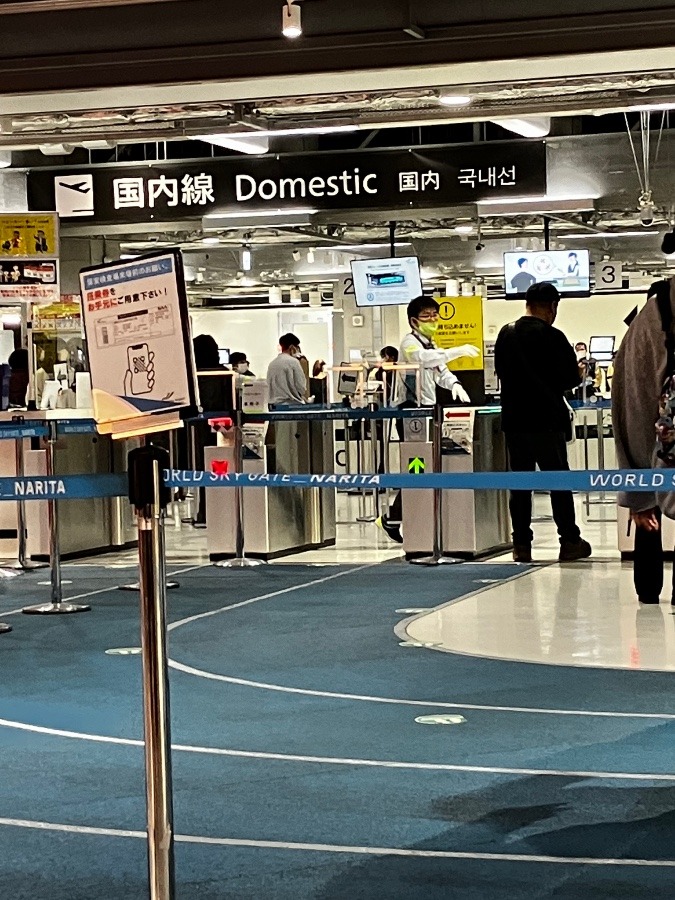 今、成田空港(O_O)