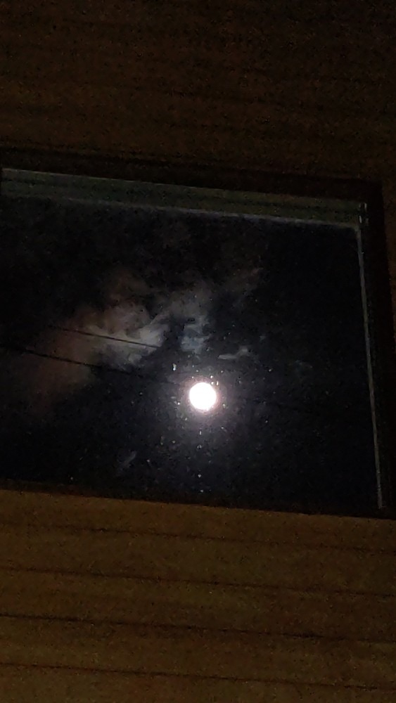 高窓にお月様🌔