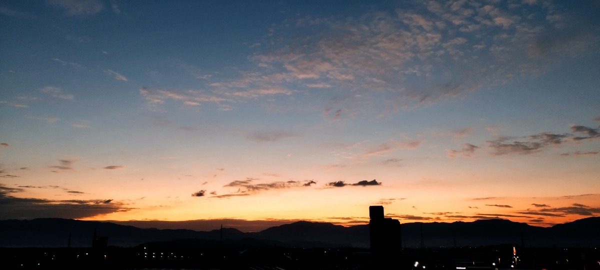 都城市（2022/11/17）今朝の朝焼け😊！（東の空）①