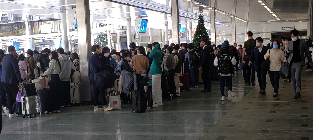 博多駅はわちゃわちゃ