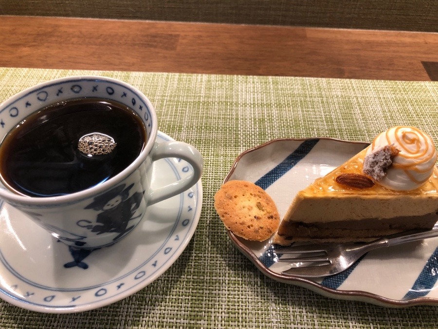 お寿司屋さんのケーキ