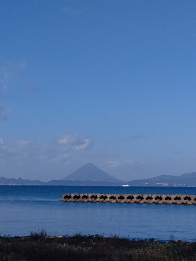 朝の開聞岳☀️旅客船🛥️