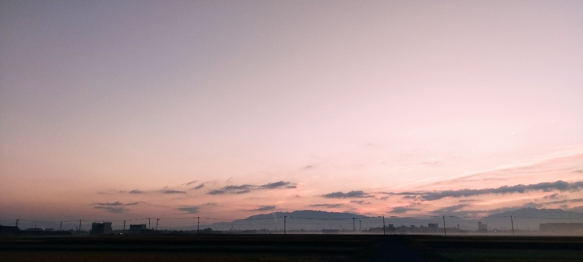 都城市（2022/11/5）今朝の朝焼け😊！（東の空）②