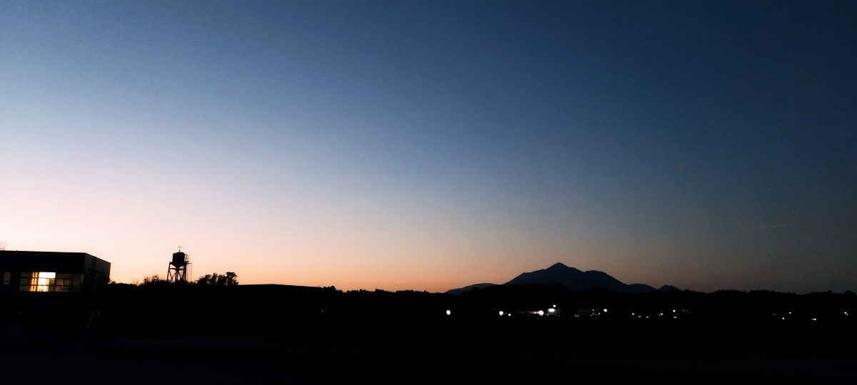 都城市（2022/11/5）夕暮れの霧島山😊↗️