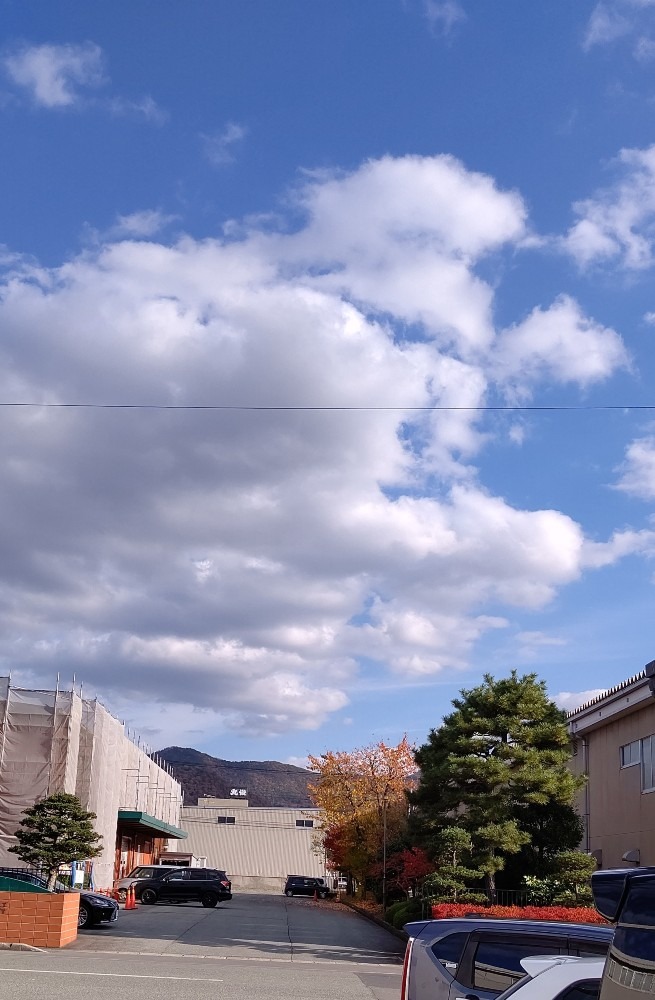 昼休みの空🌤️