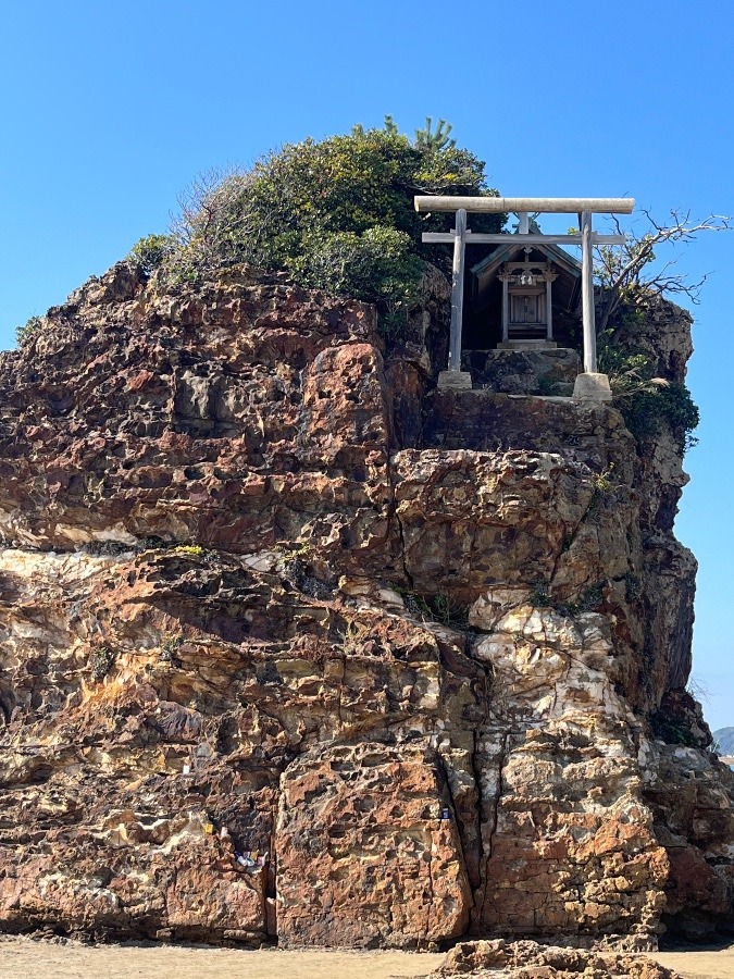 稲佐の浜の弁天島