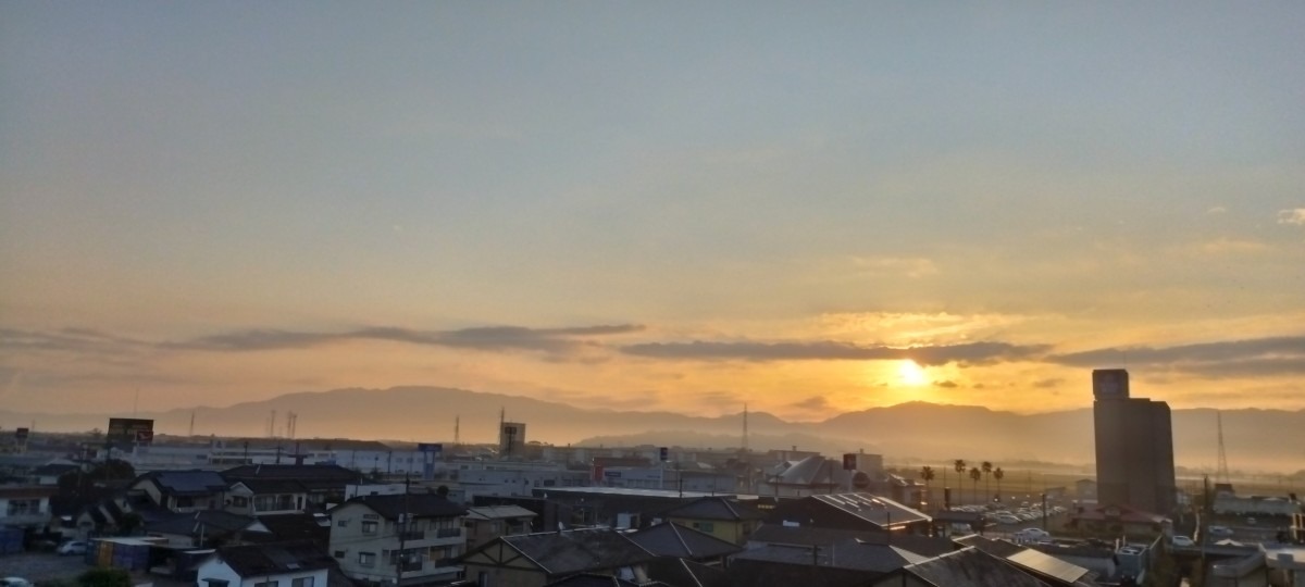 都城市（2022/11/5）今朝は晴れてます😊↗️（東の空）③