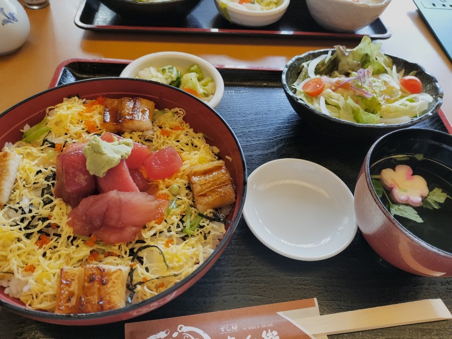 漬けマグロと穴子丼