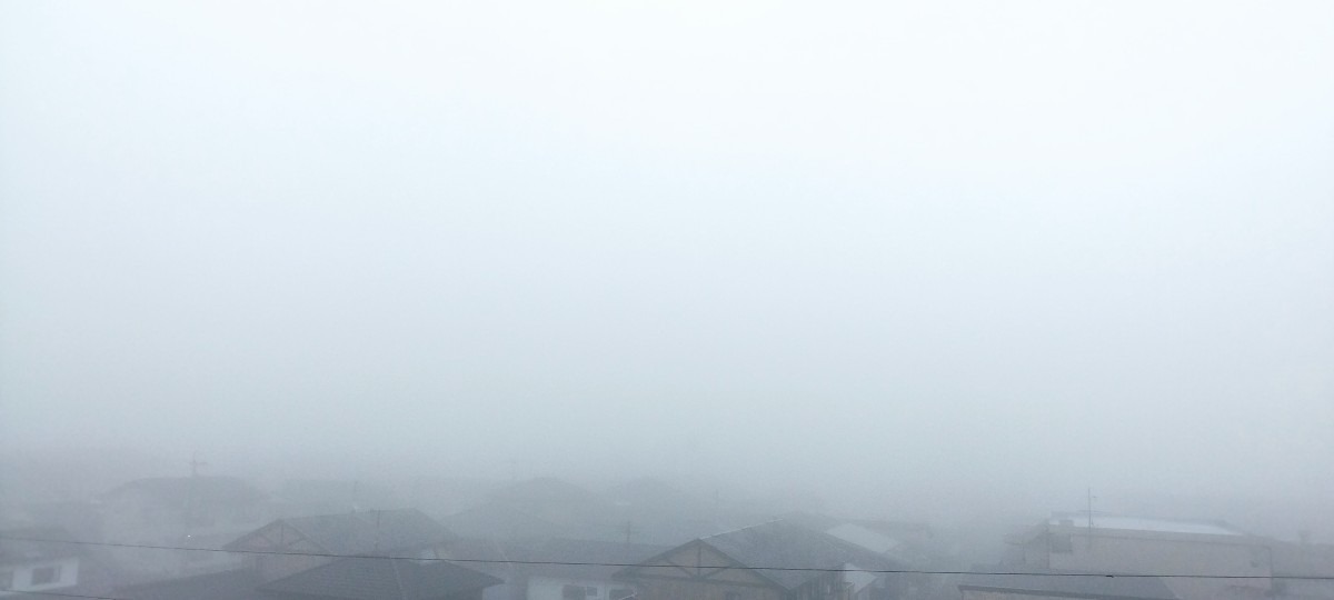 都城市（2022/11/22）今朝も霧😨↘️（東の空）①