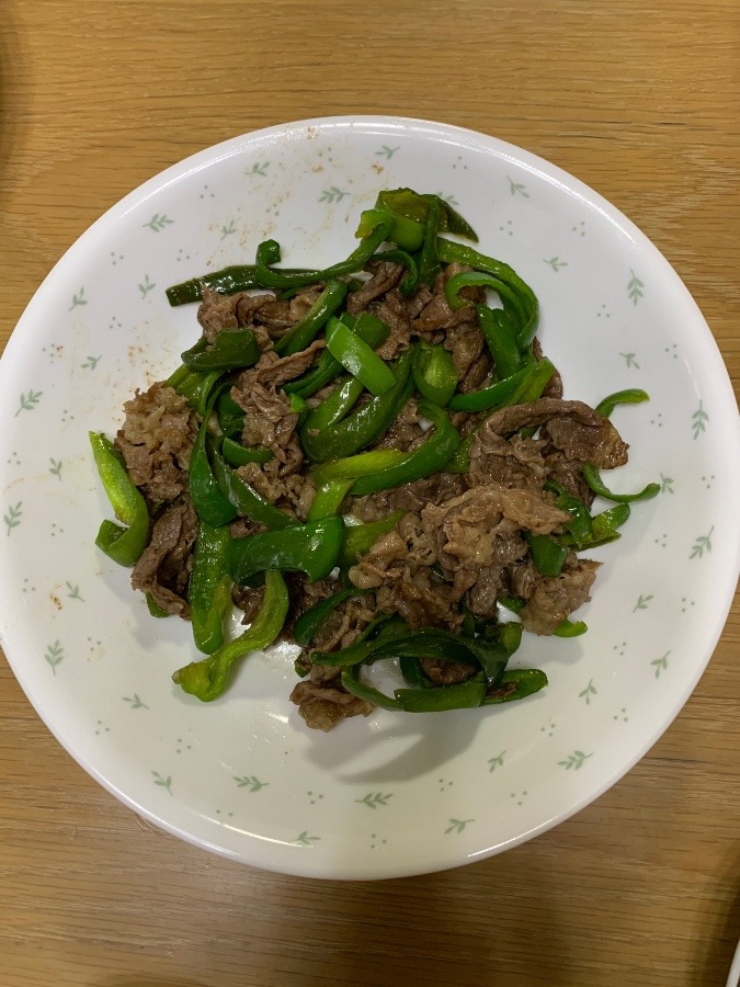 夫の手料理❣️ 牛肉とピーマンの炒め煮🫑