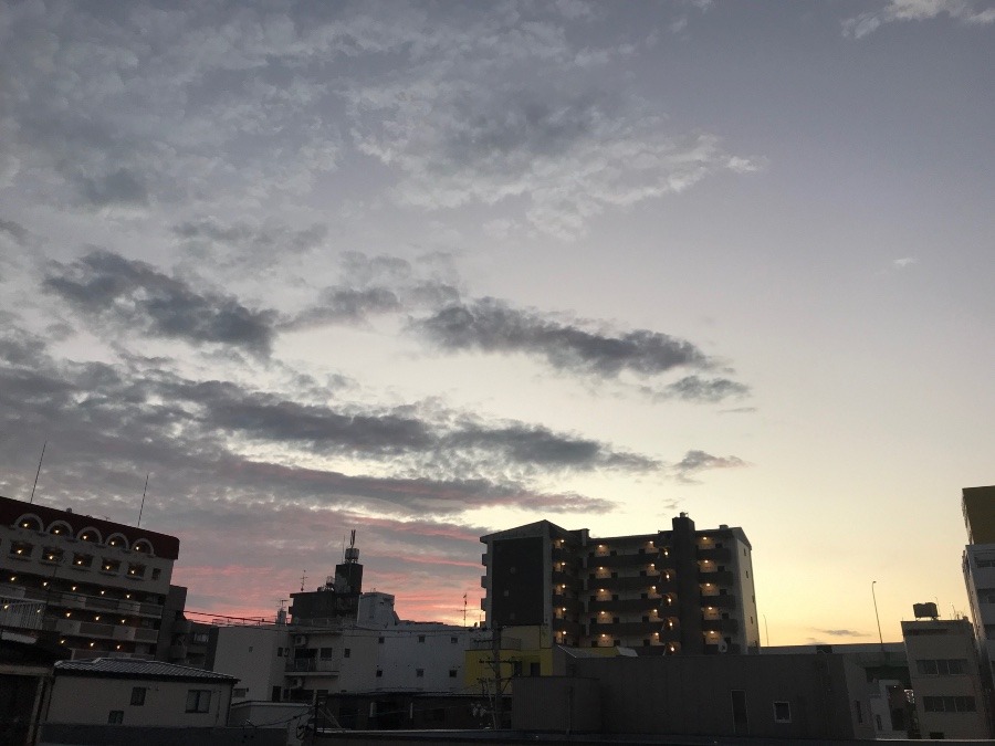 優しい夕焼け空〜🌆