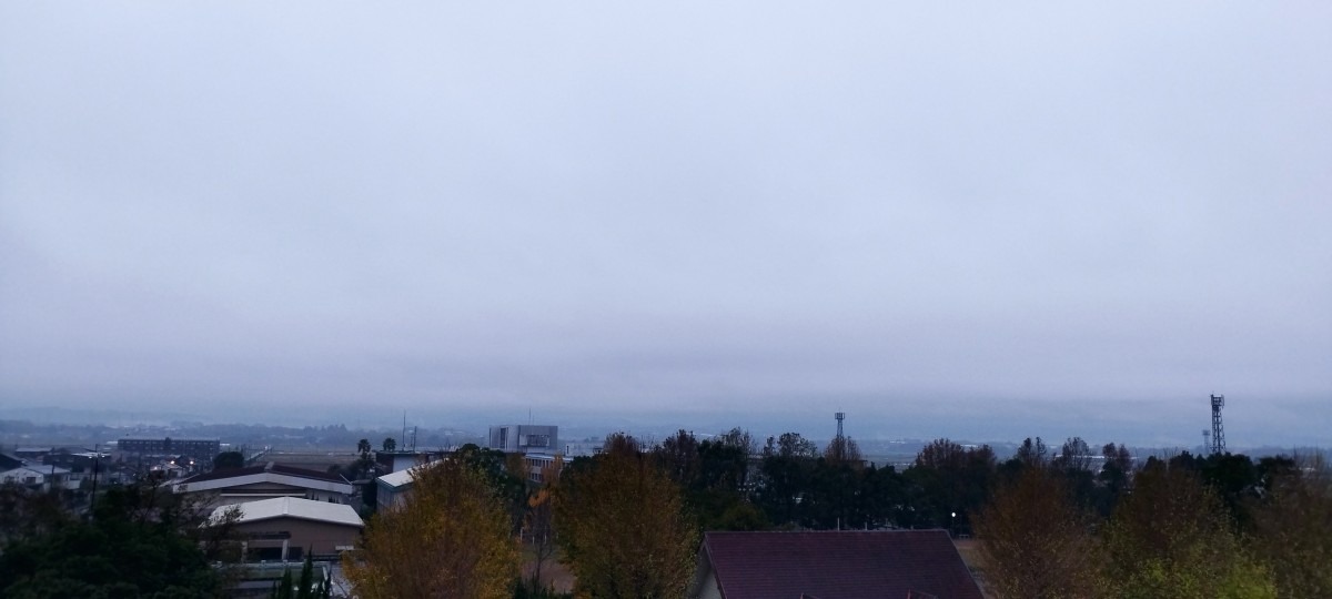都城市（2022/11/23）今朝は曇り😓↘️（西の空）