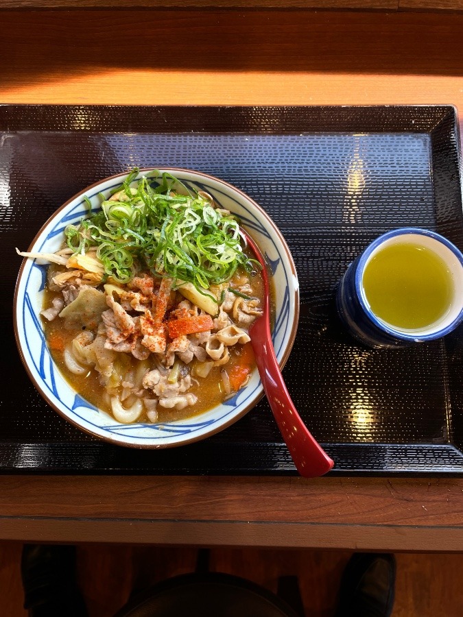 今日のランチ　新兵器「丸亀製麺　俺たちの豚汁うどん」