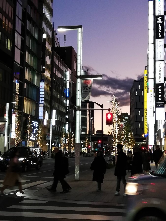 銀座の夕暮れ