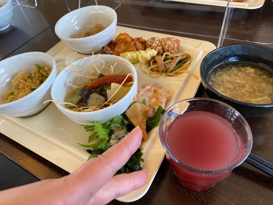 ピースで乾杯、しあわせランチ