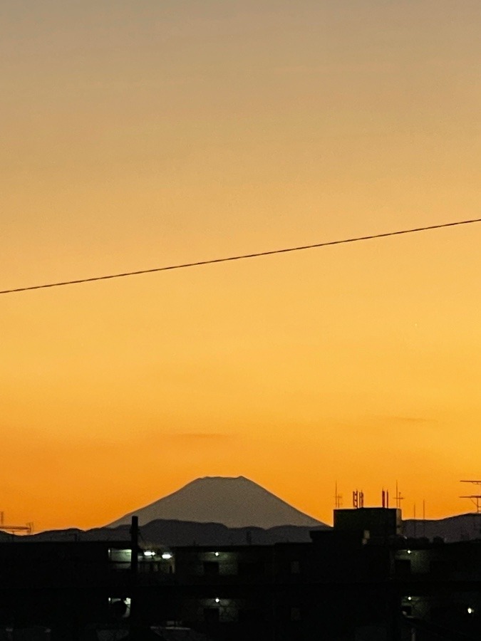 今日の夕焼けと富士山