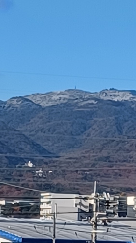 今朝六甲山　初雪ー❄️