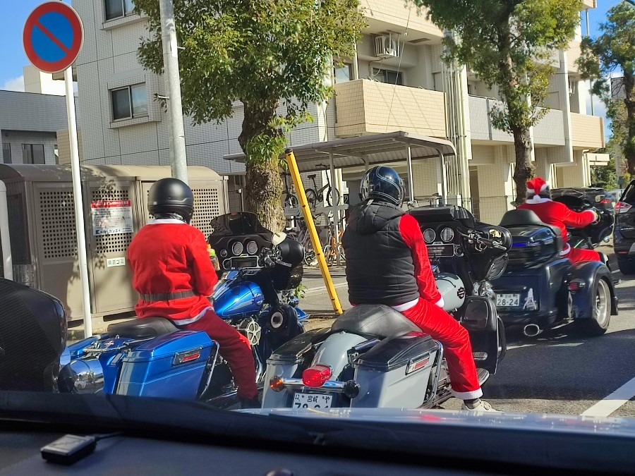 サンタ🎅バイク軍団🏍見ました^_^