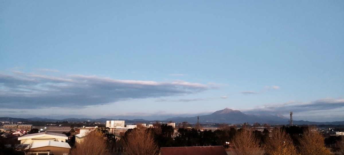 都城市（2022/12/19）今日の霧島😌↗️（西の空）