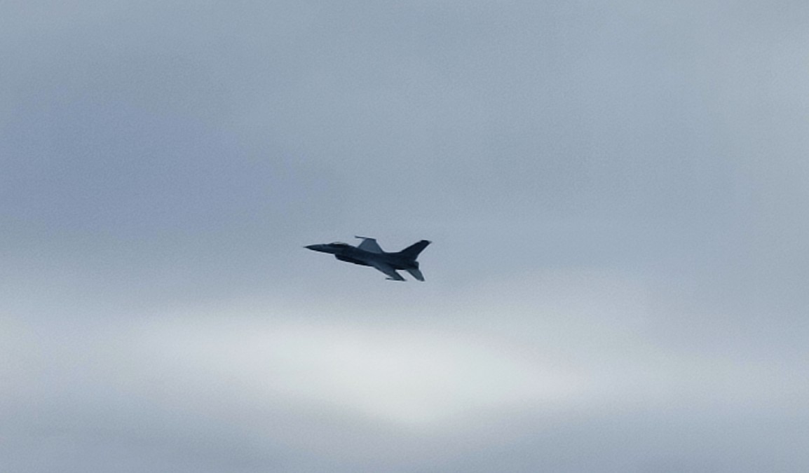 F16戦闘機✈